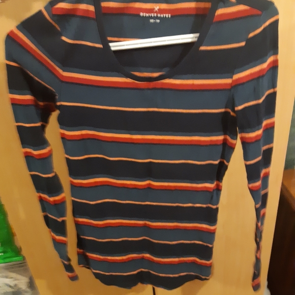 Top - Picture 2 of 2